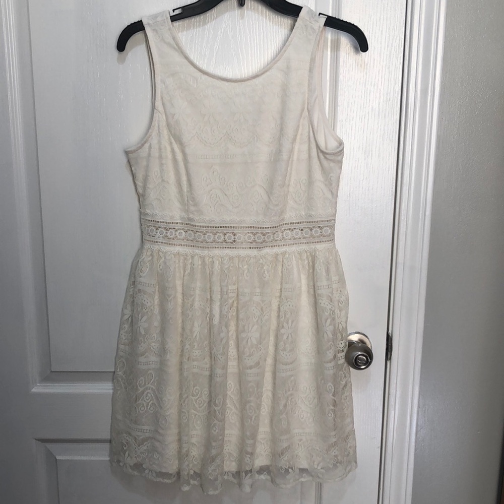 Pinky lace dress - Picture 2 of 12